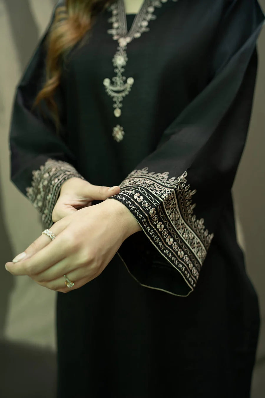 BLACK IRIS 2PC